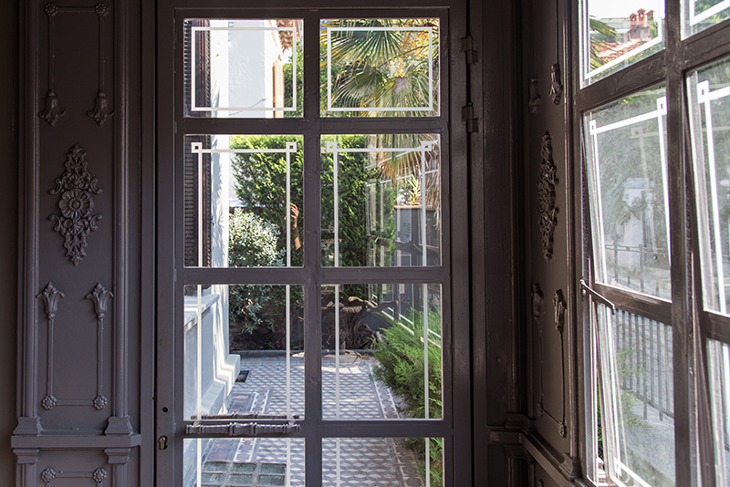 BUILDING IN OUZIEL SETTLEMENT