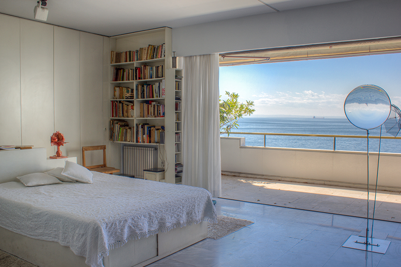 WATERFRONT APARTMENT