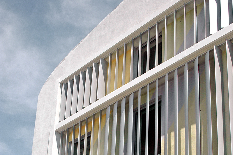 OFFICE BUILDING IN THERMI