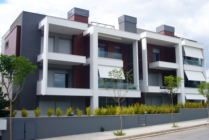 ΣΥΓΚΡΟΤΗΜΑ ΚΑΤΟΙΚΙΩΝ ΣΤΗ ΘΕΡΜΗ