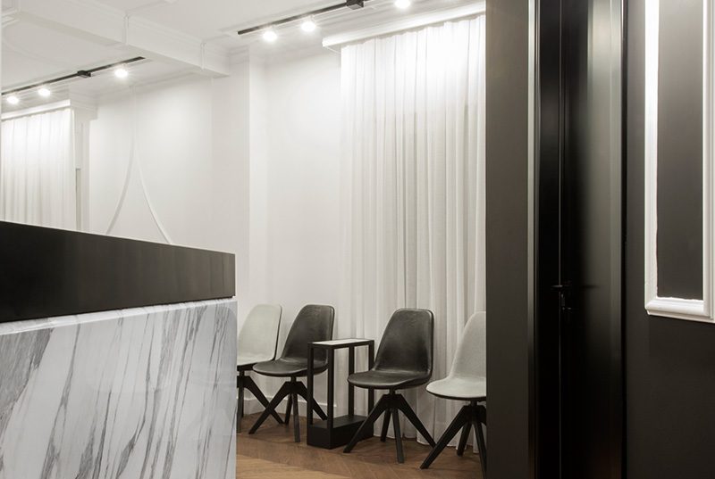 DOCTOR’S OFFICE ON TSIMISKI ST.