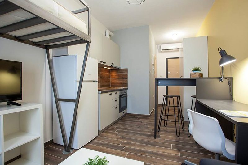 LOFT IN FORMER INDUSTRIAL BUILDING