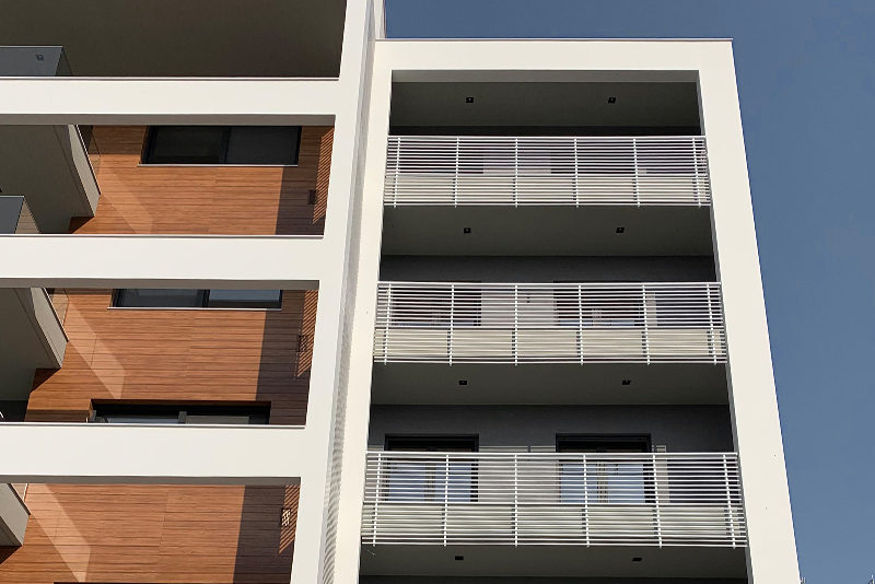 APARTMENT BUILDING IN TROHIODROMIKON AREA